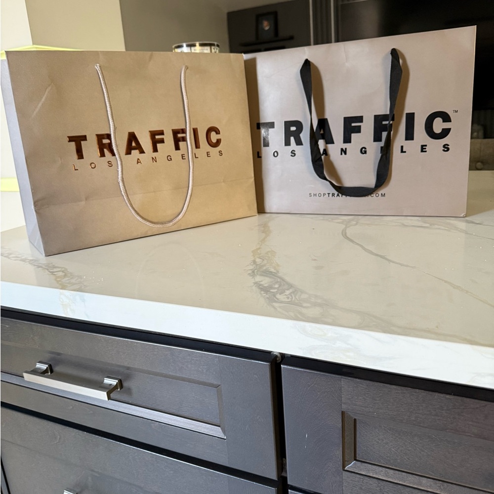 Traffic Los Angeles 2 empty bags grey and taupe with tissue 16x12 GUC
